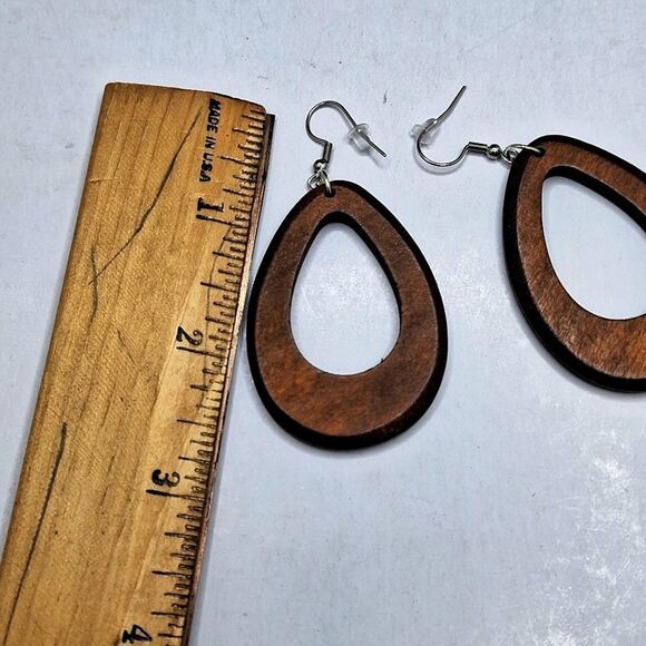 BROWN wooden drop earrings Boho accessory. - Picture 2 of 3